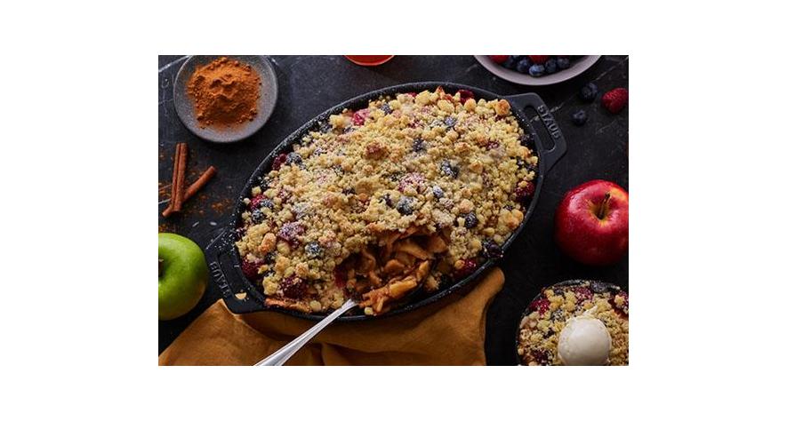 Recipes: Chef Carolina’s Apple Cobbler with Berry Crumble