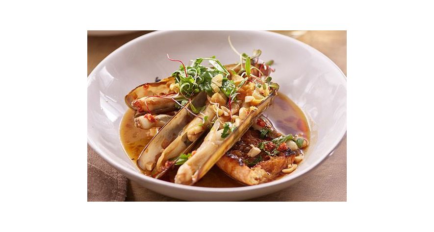Recipes: Spicy Razor Clams with Fried Garlic and Cilantro  