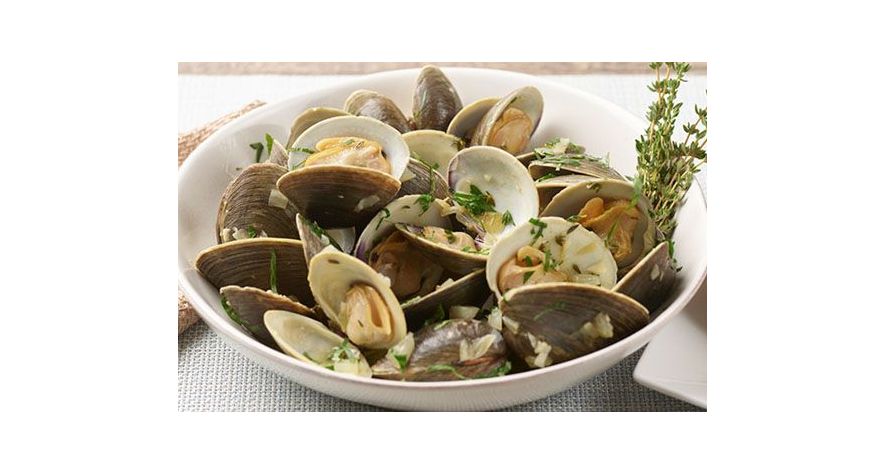Recipes: White Wine Steamed Little Neck Clams
