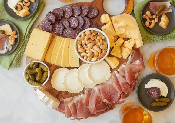 Picnic Season 2025: Where to Grab the Best Bites Near NYC Parks