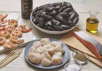 22 Father&rsquo;s Day Food Gift Baskets You Can Ship to Him